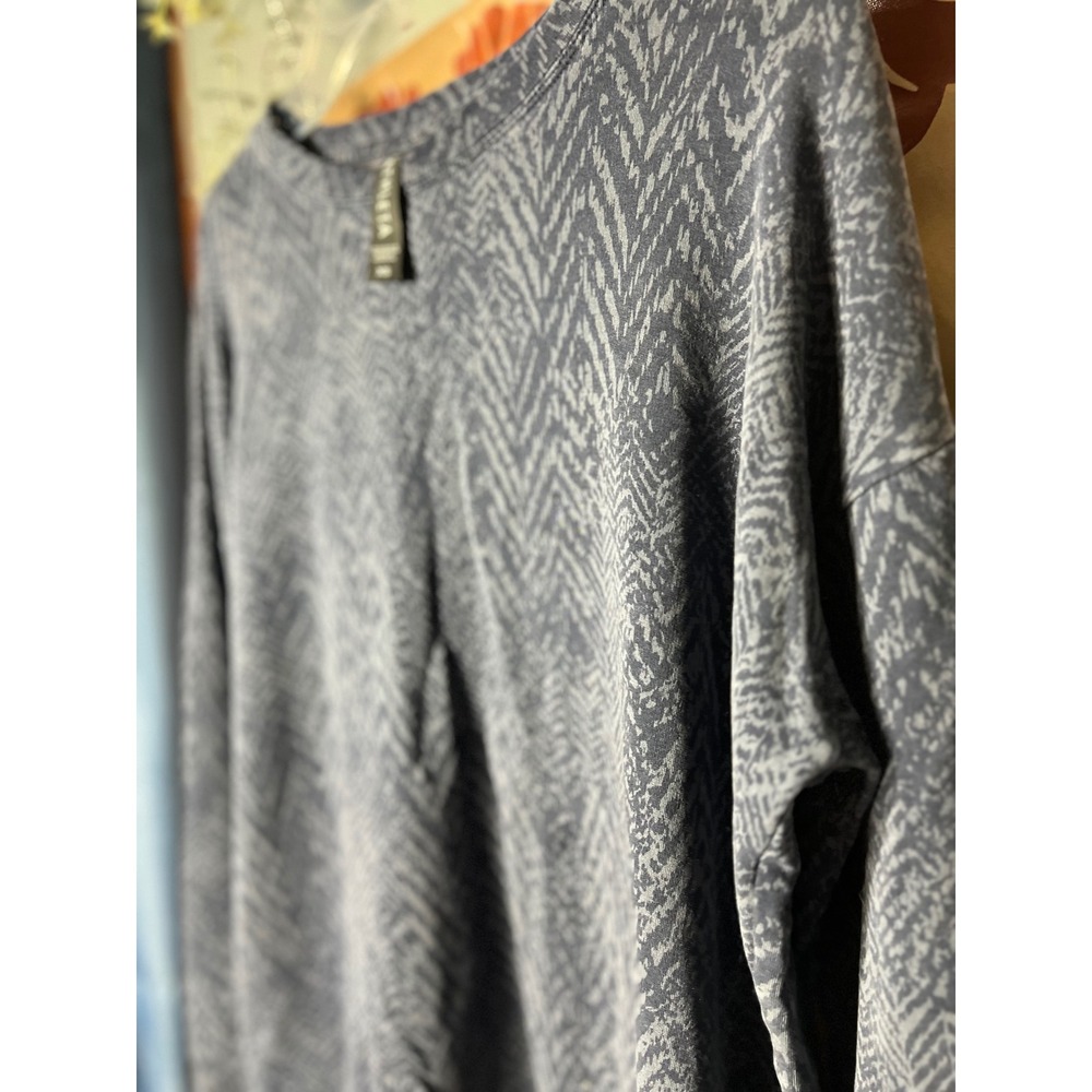Athleta Animal Print Oversized Sweatshirt XS Small Crewneck Long Sleeve